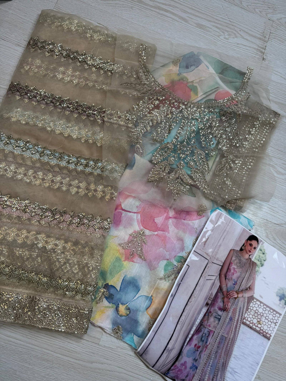 IZNIK LAWN BEIGE MULTI