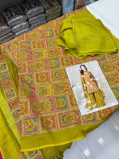 Dhani - Geometric Silk