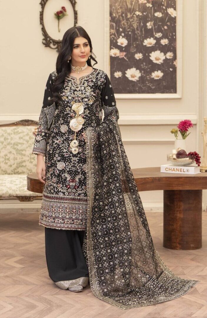 Exquisite Black Chiffon Mirror Tussle Suit