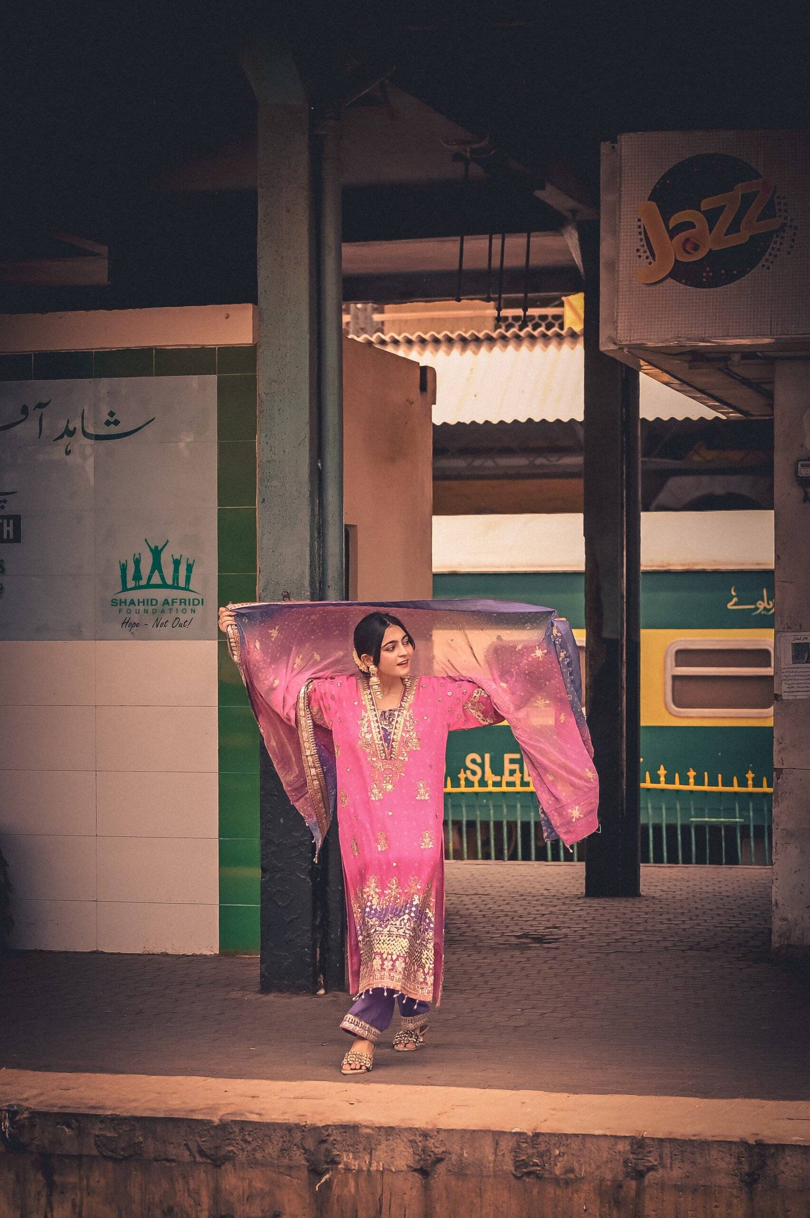 BAROQUE (muniba pink)
