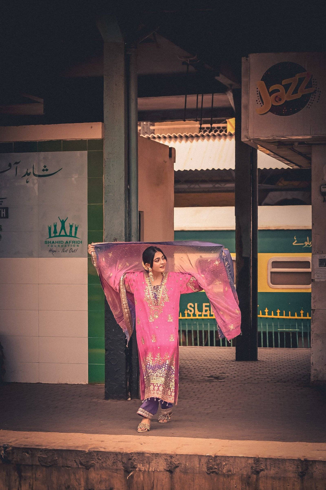 BAROQUE (muniba pink)