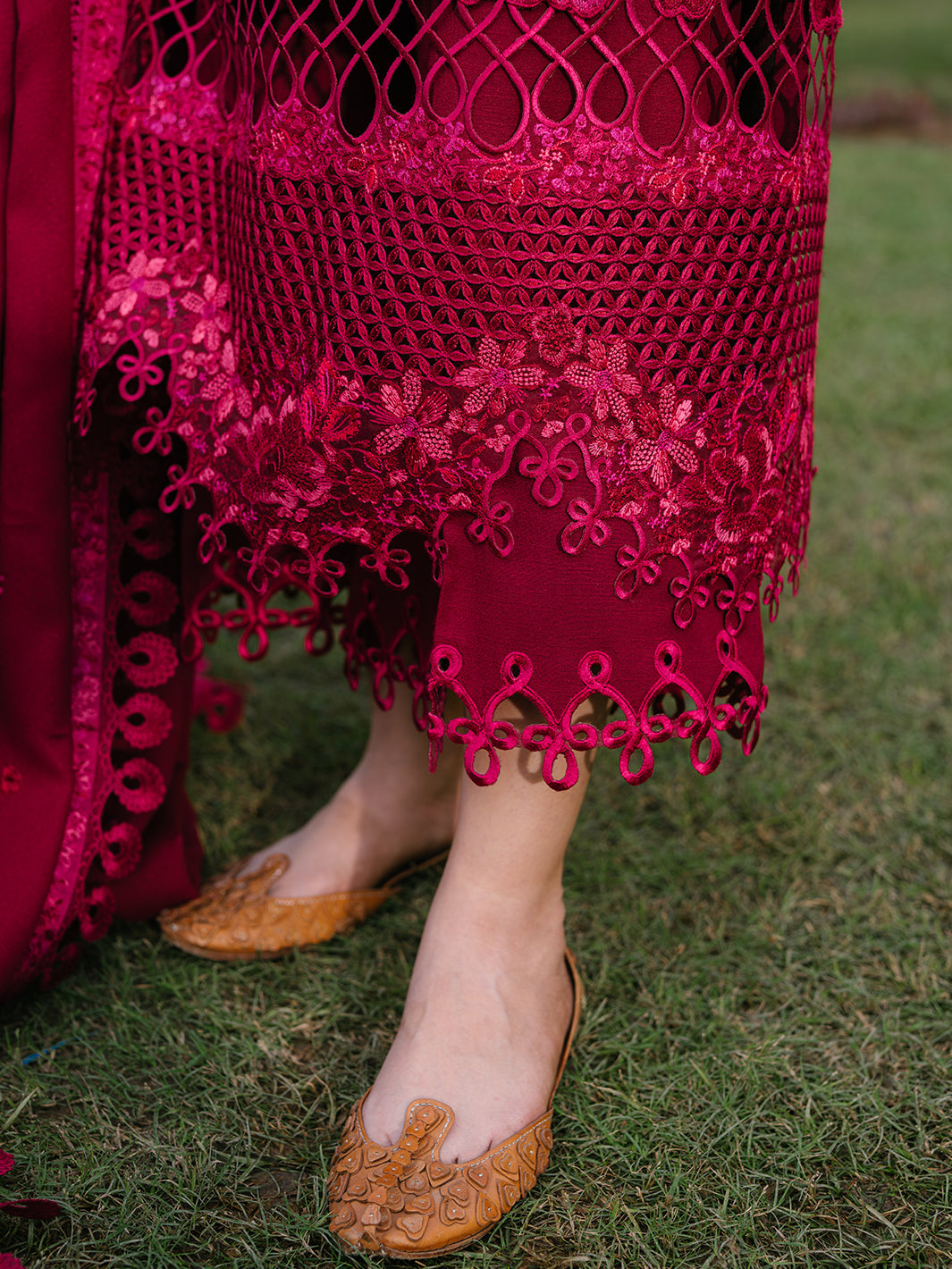 Bin ilyas Lawn - Gulabi bagh