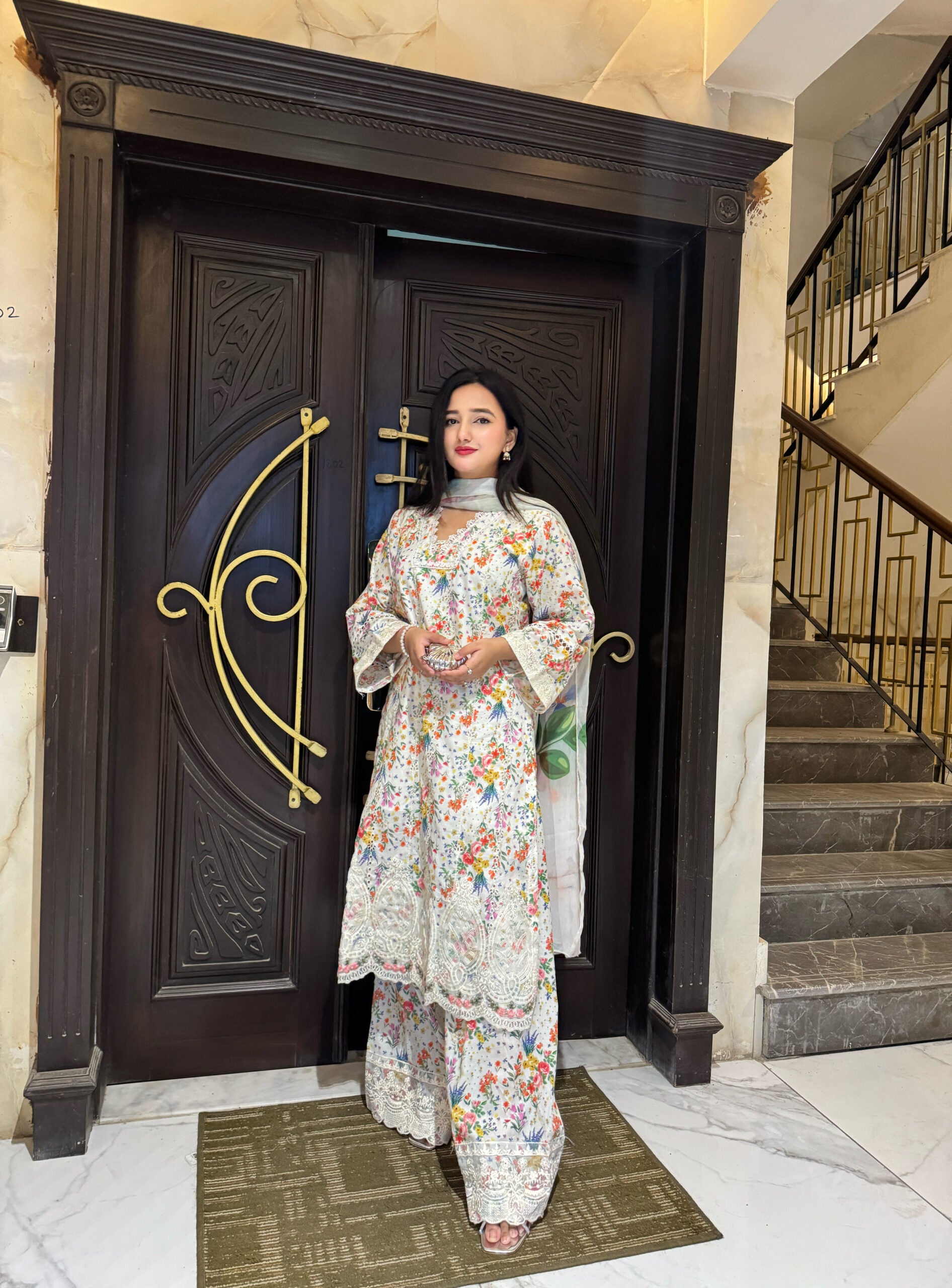 IMAN LAWN FLORAL - Mariab 7A