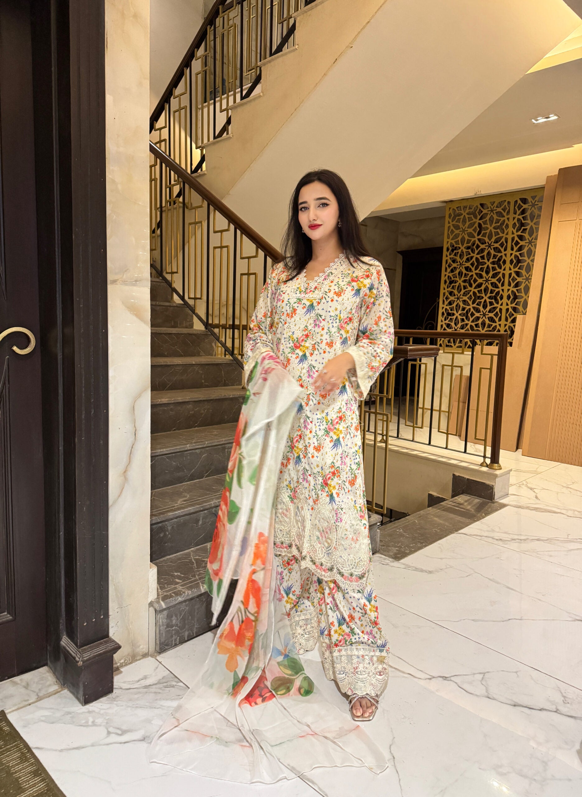 IMAN LAWN FLORAL - Mariab 7A