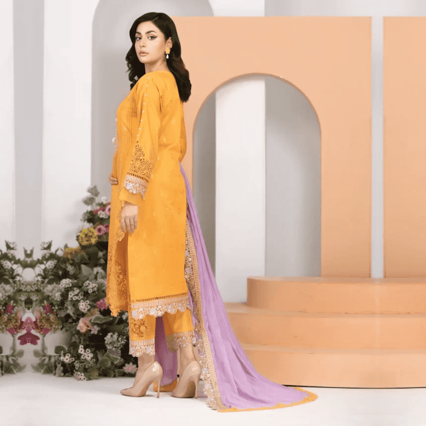 Zarqan lawn