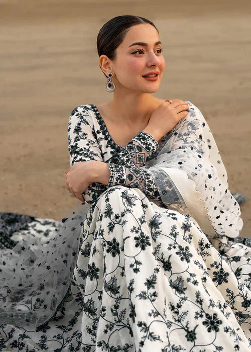 Faiza saqlain Lawn