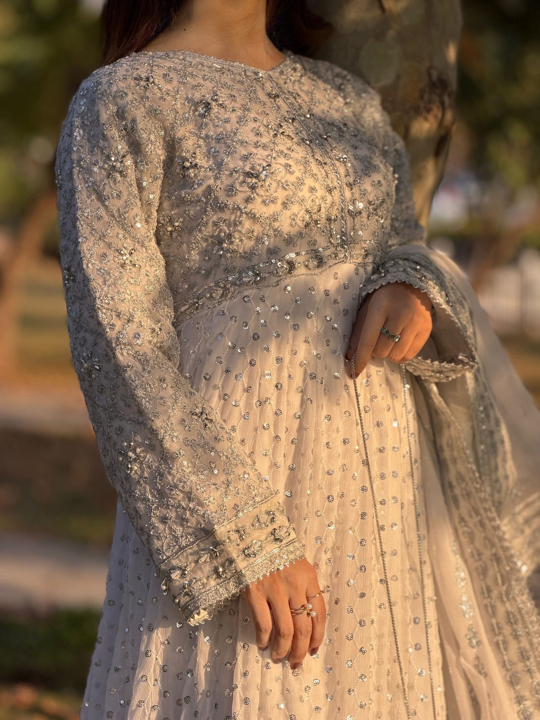 White maha maxi