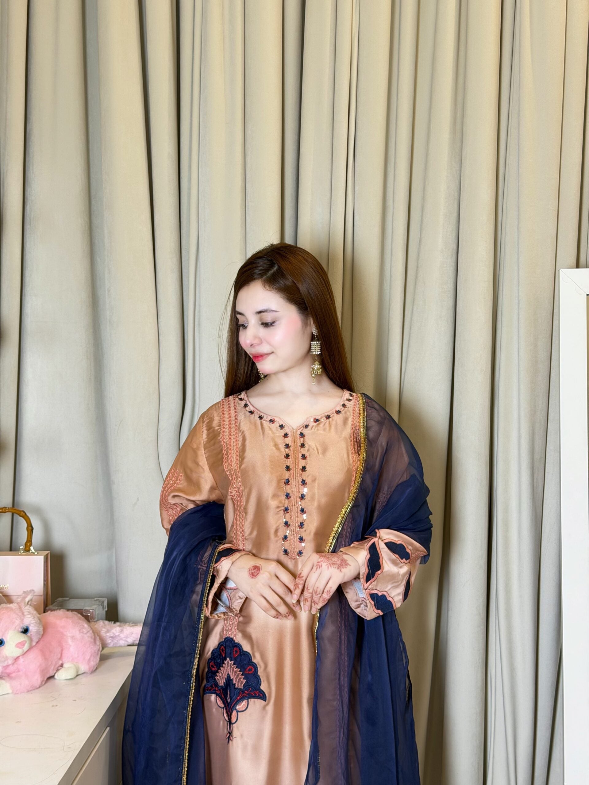 Hania amir silk onion