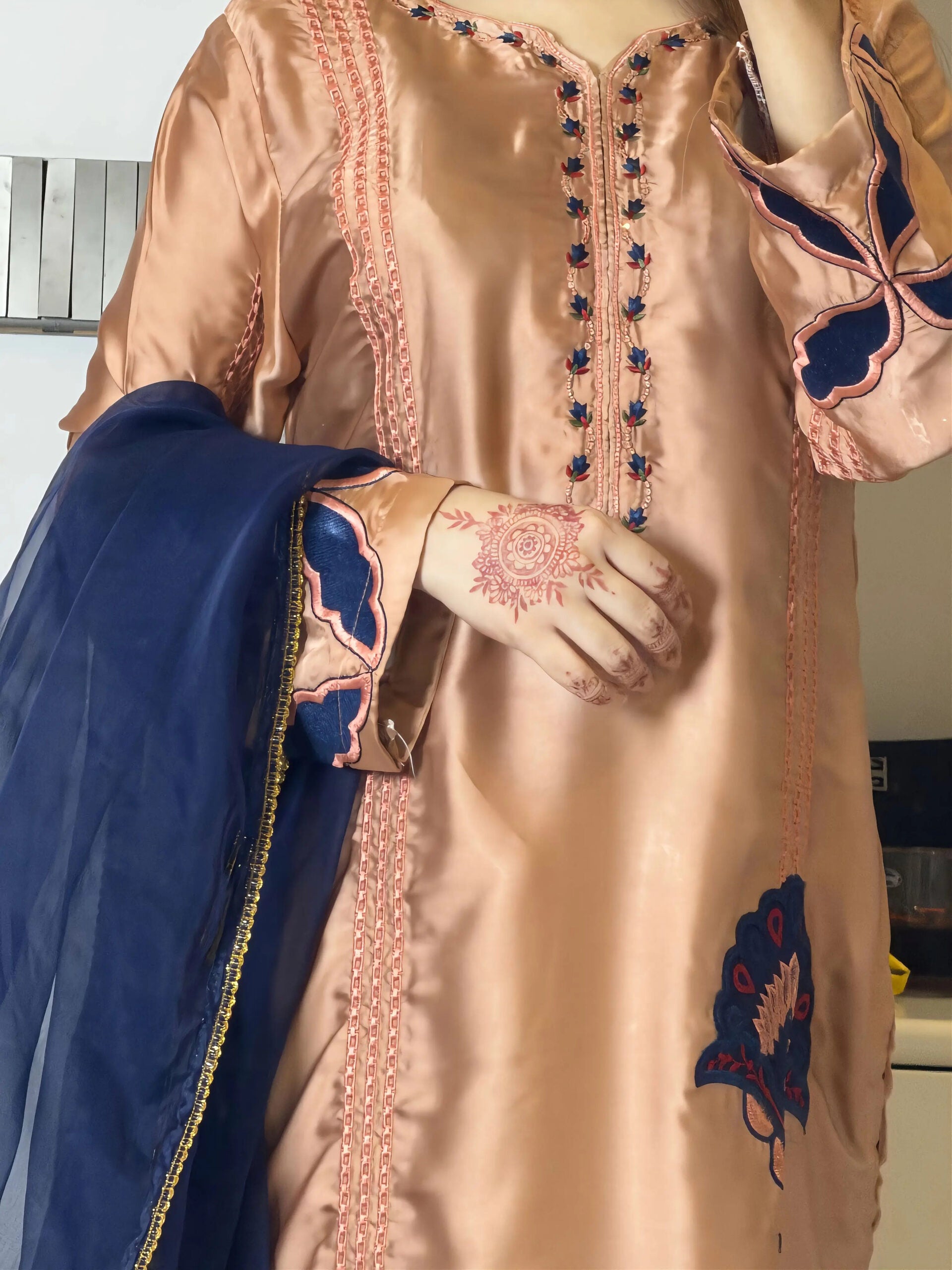 Hania amir silk onion