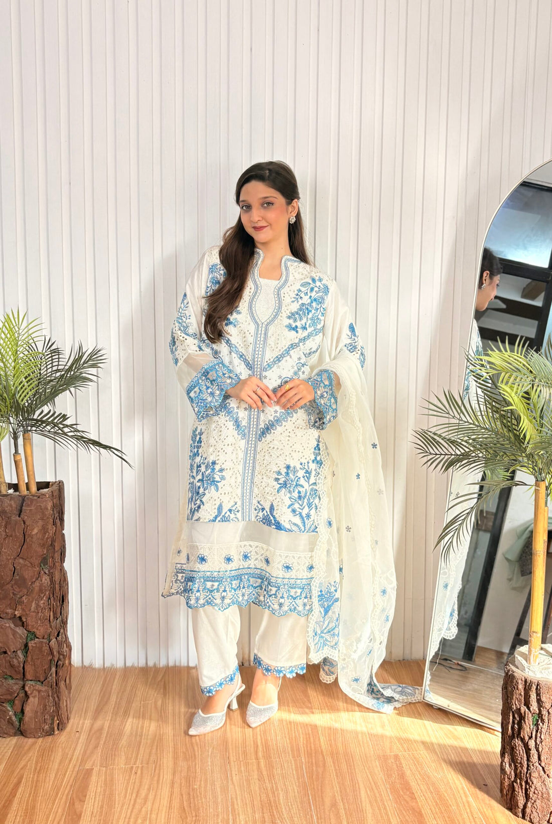 Lawn white blue cutwork pret
