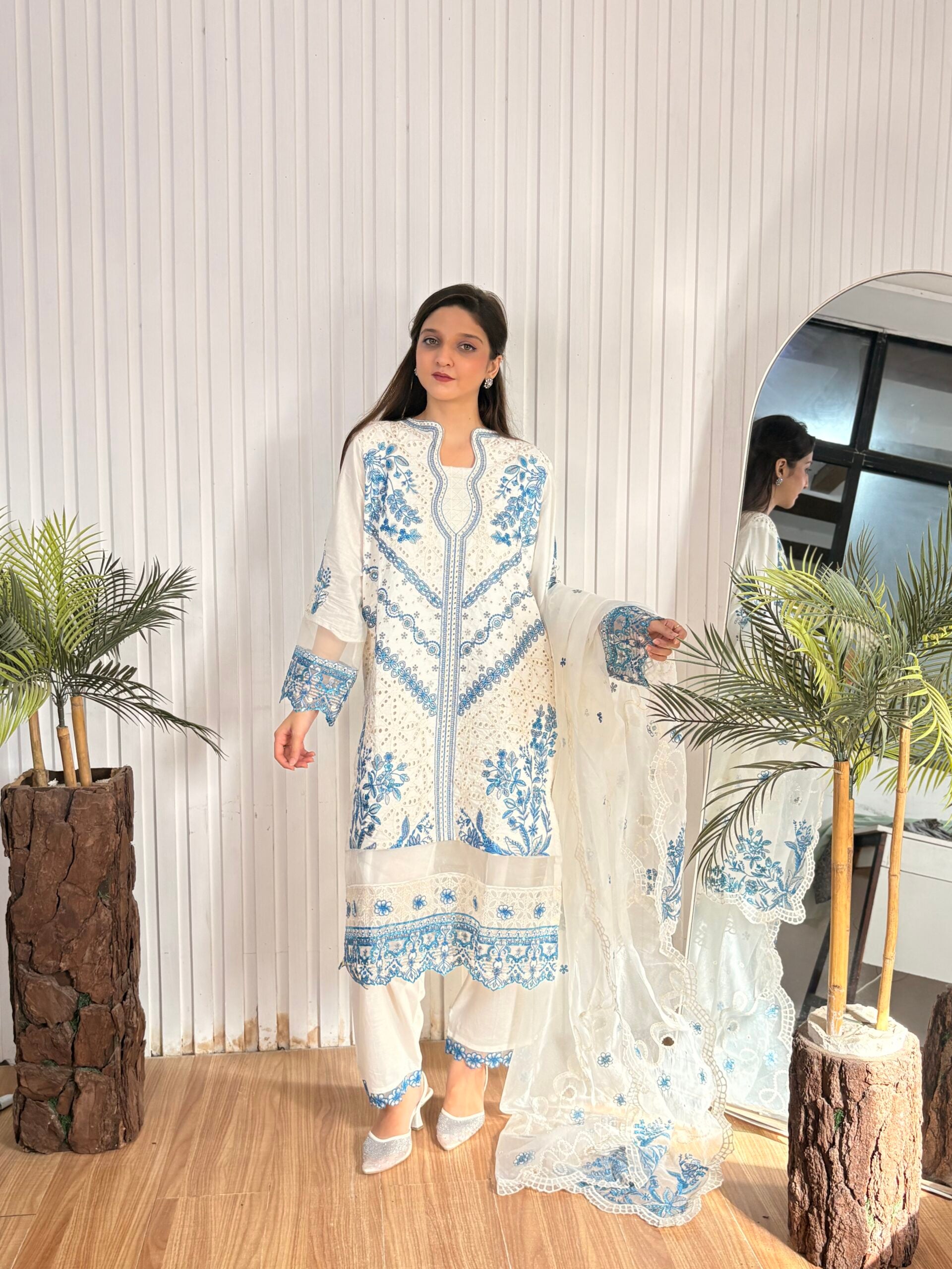 Lawn white blue cutwork pret
