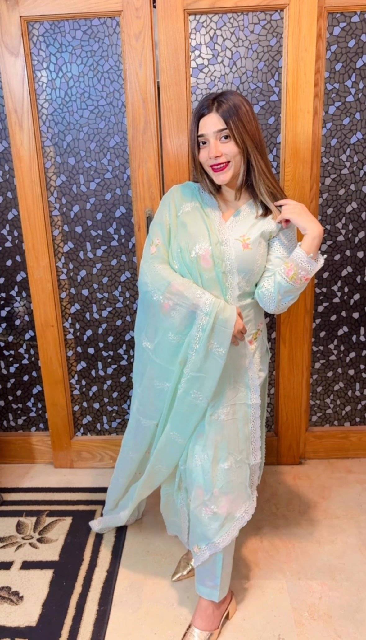 SKY SEA Chikankari ZAINI Masterpiece