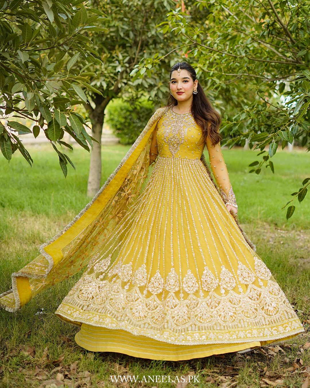 Aneela’s Mehndi mayu maxi