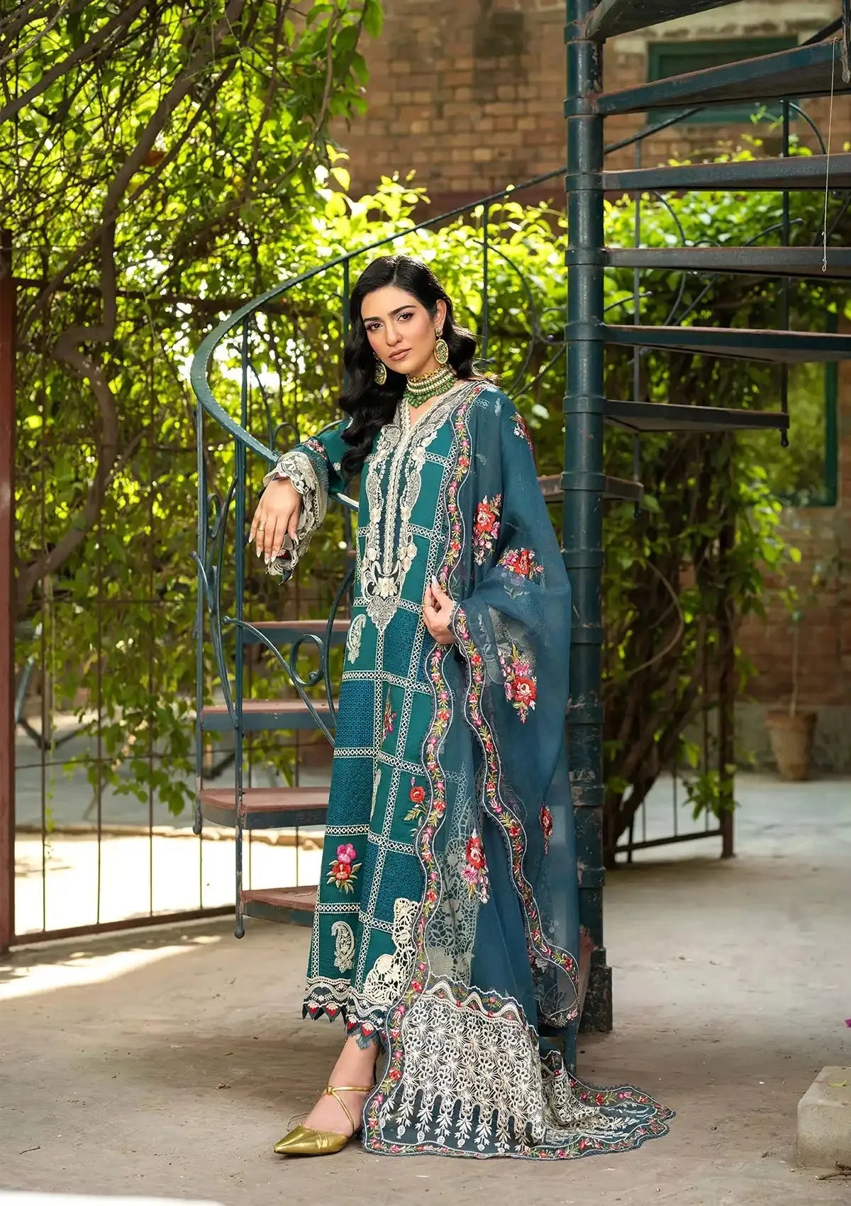 Maryam Hussain Luxury Lawn-Neelum