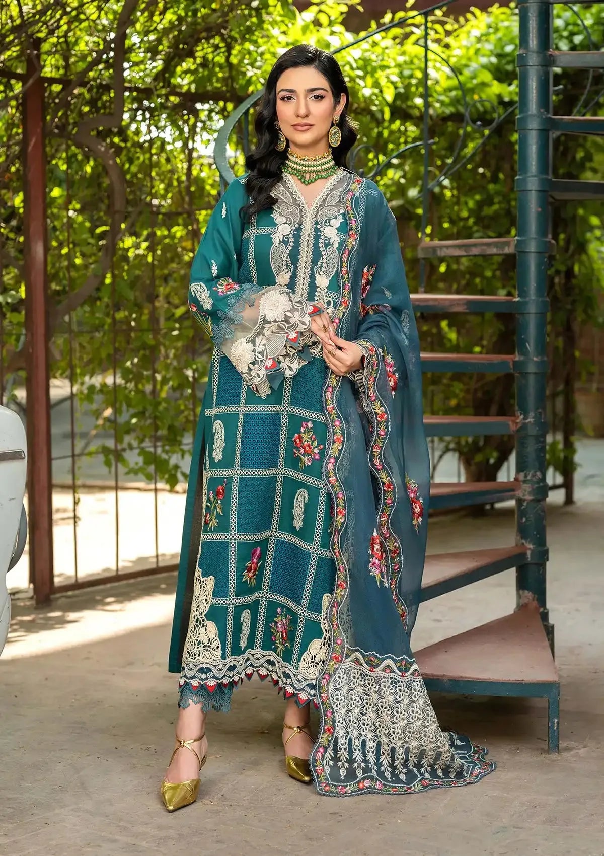 Maryam Hussain Luxury Lawn-Neelum