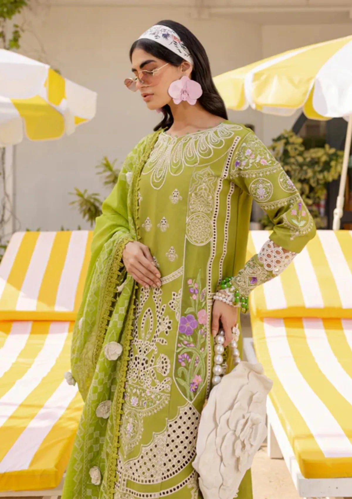 Parishay - monoco Apple green lawn