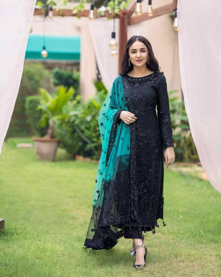Yumna zaidi (imrozia)