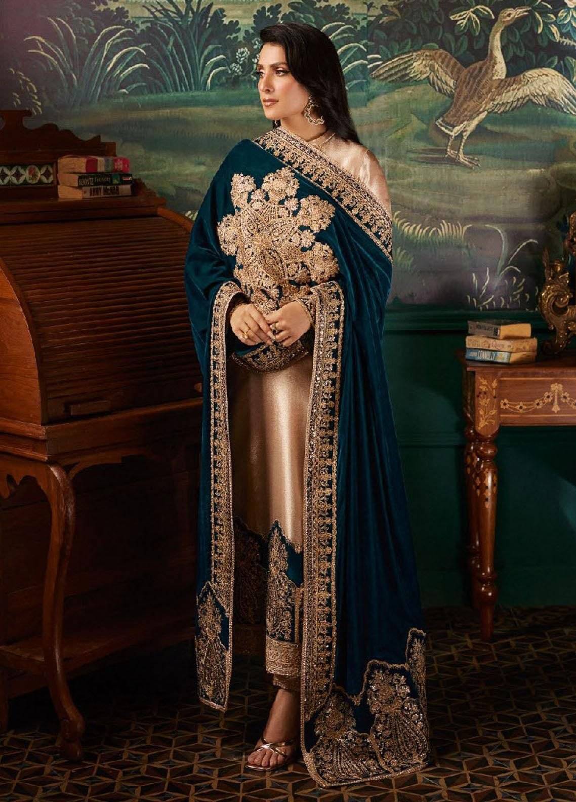 Z.C BROCADE VELVET SHAWL