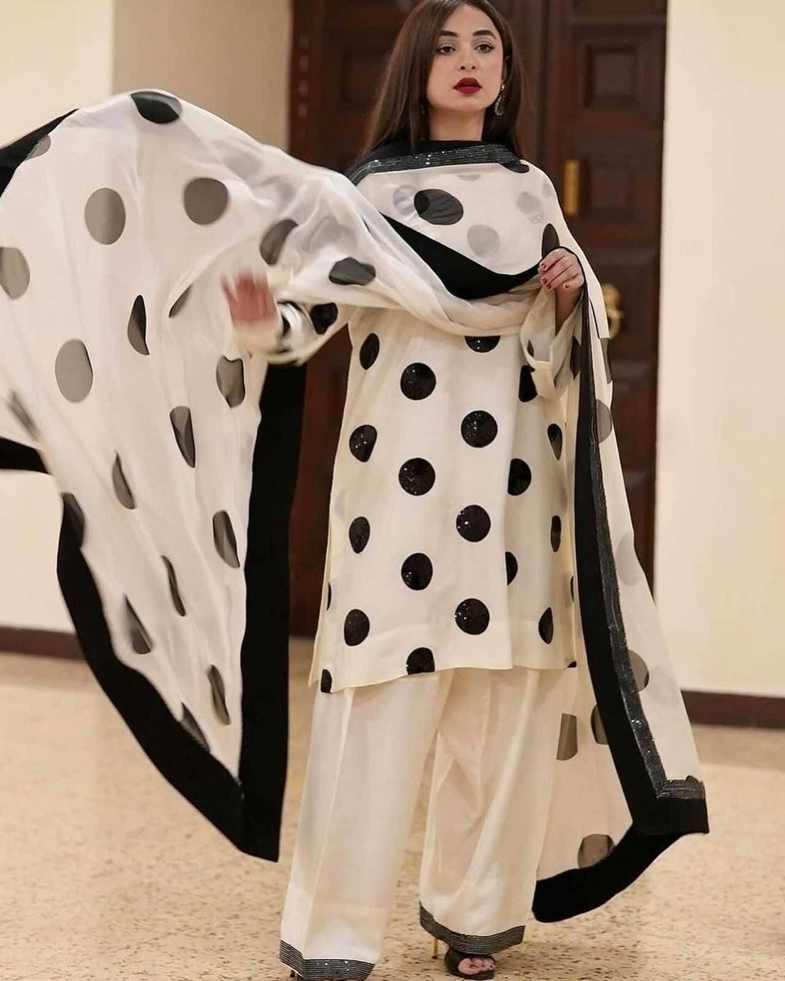 Yumna zaidi Lawn polka Dots