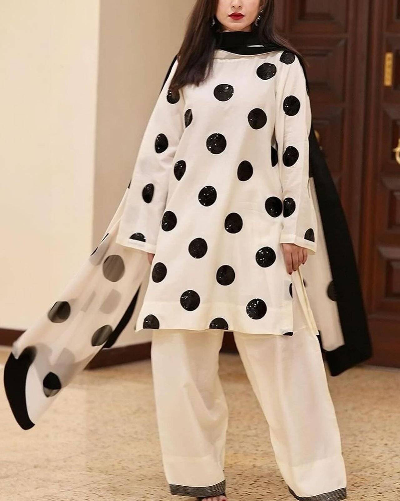 Yumna zaidi Lawn polka Dots