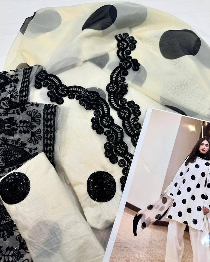 Yumna zaidi Lawn polka Dots