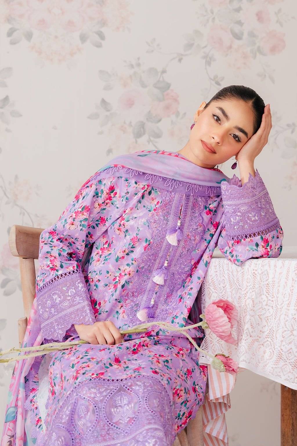 AFROZEH LAWN FLORAL LILC