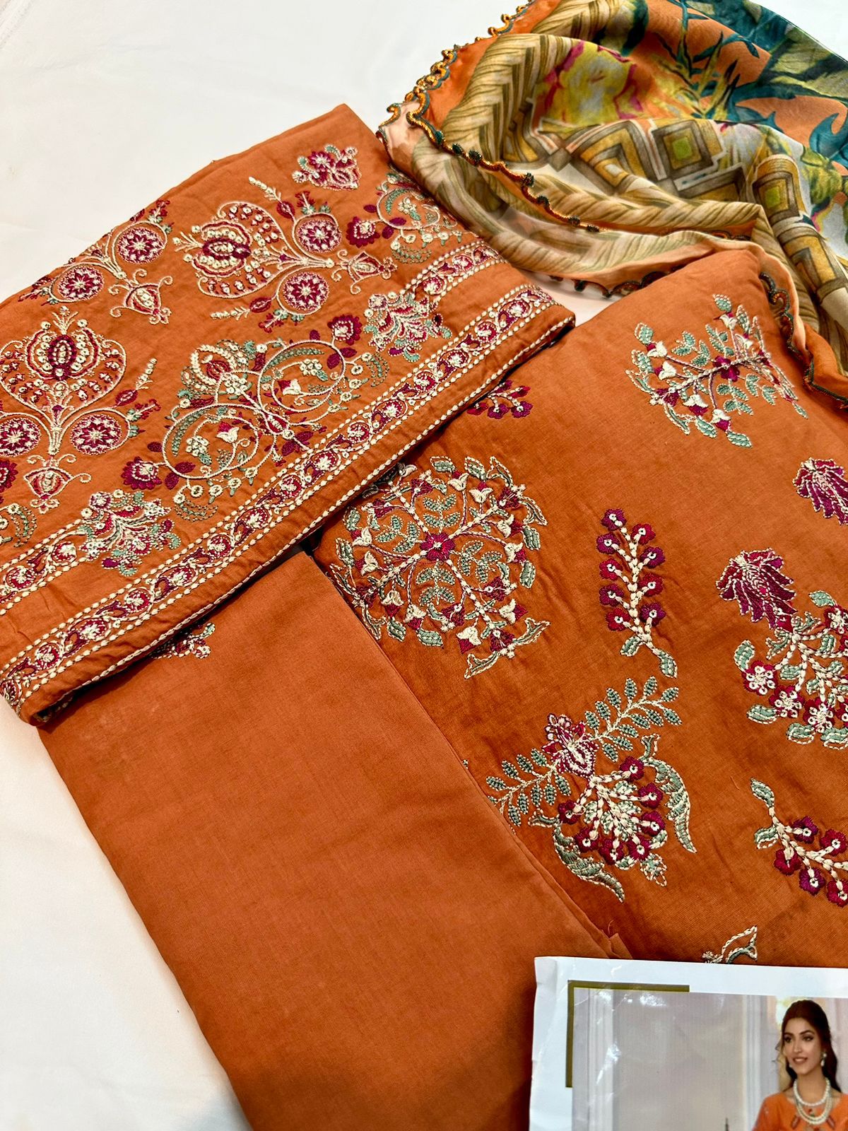 ELAF LAWN TANGRINE