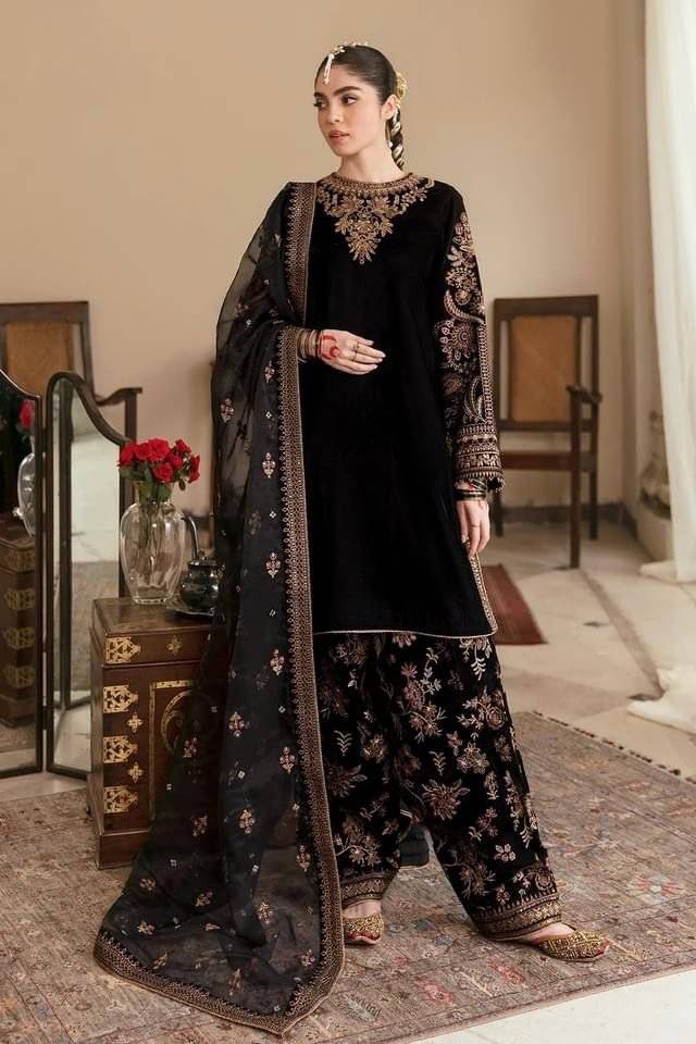 BAROQUE VELVET TRADITIONAL