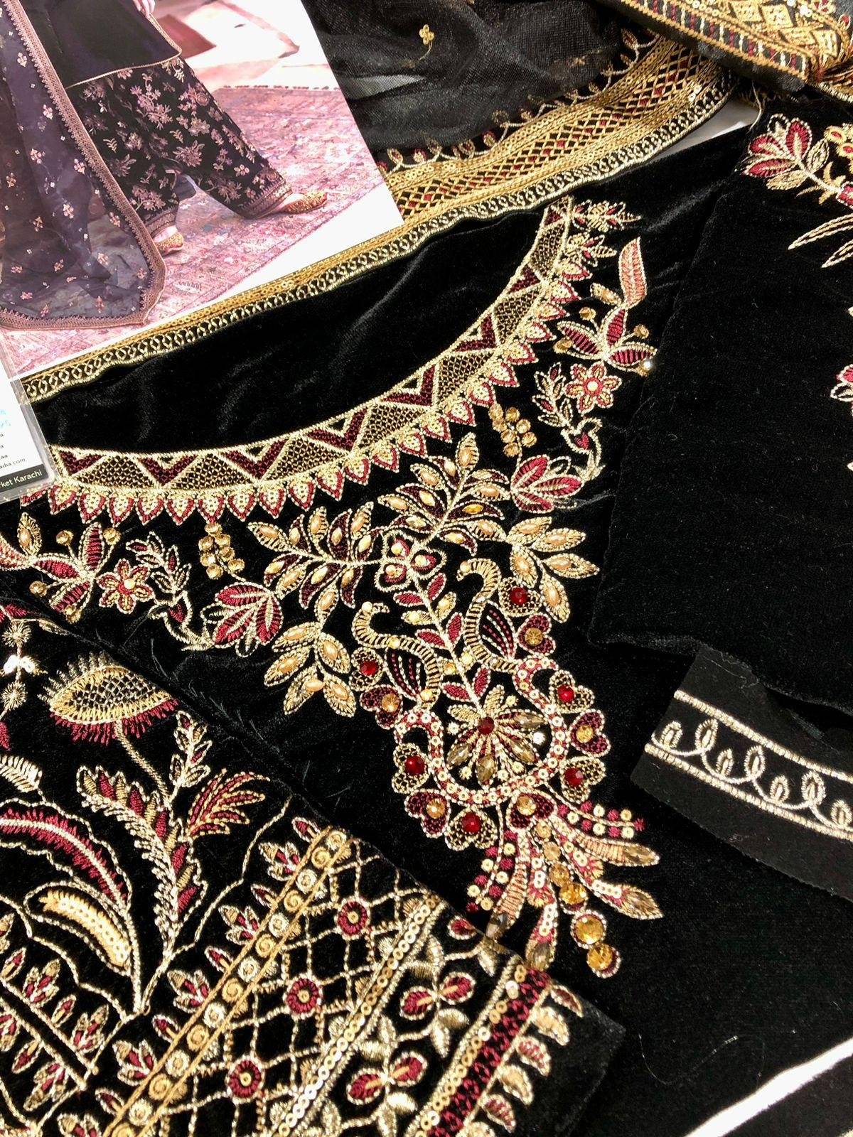 BAROQUE VELVET TRADITIONAL