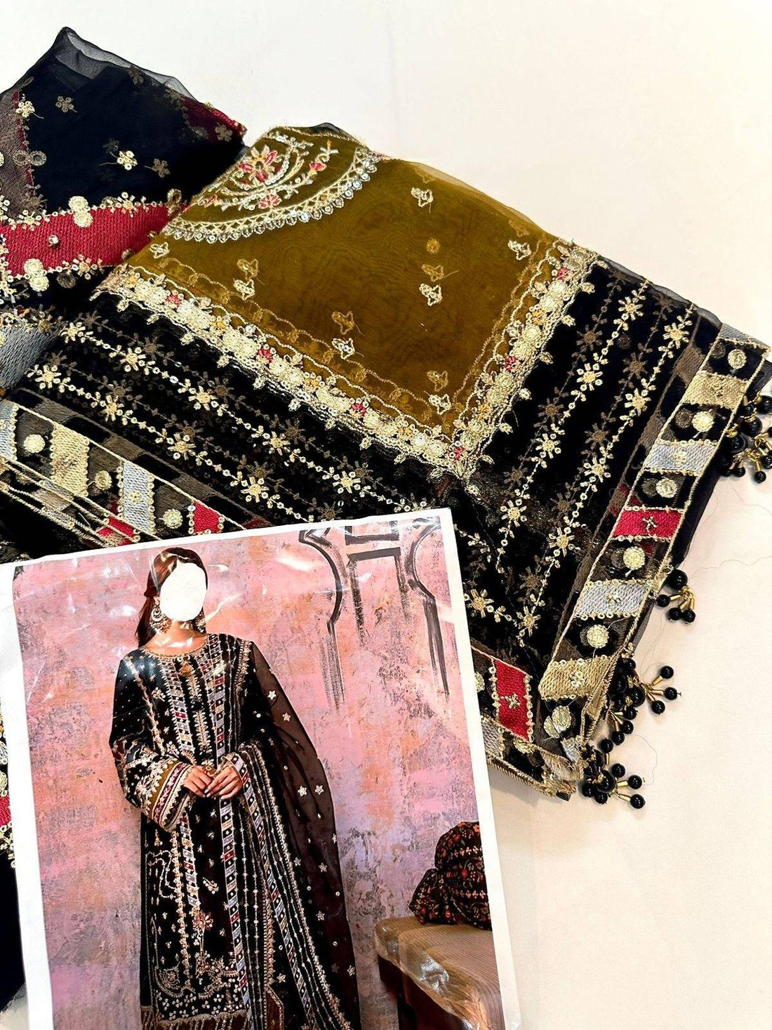 Qalamkar Black - Sajal Aly