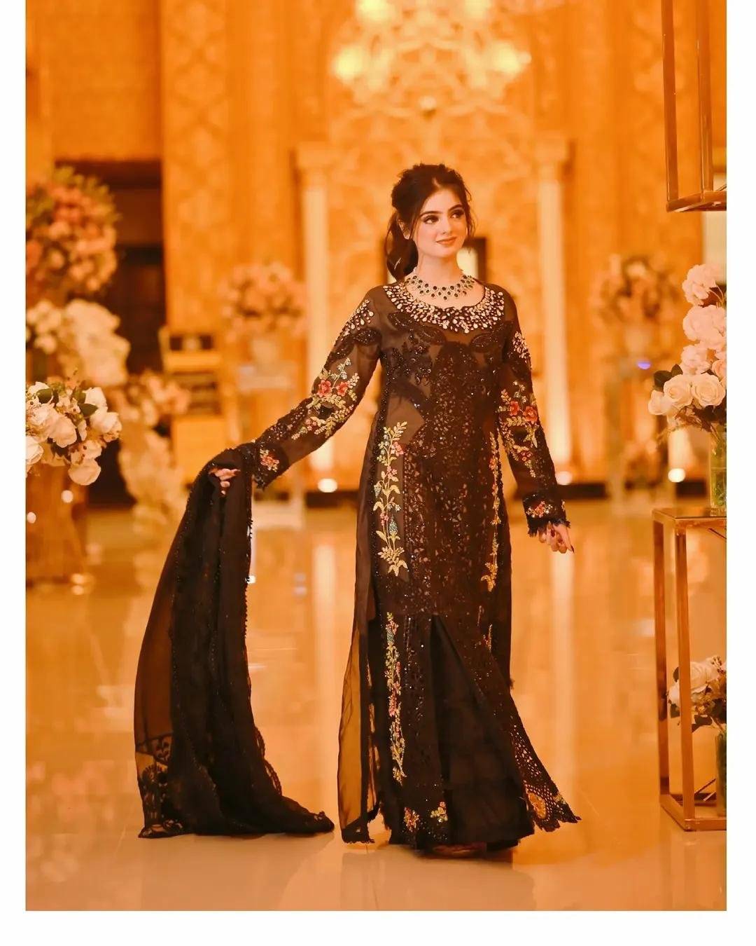 M.B LAYERED BLACK