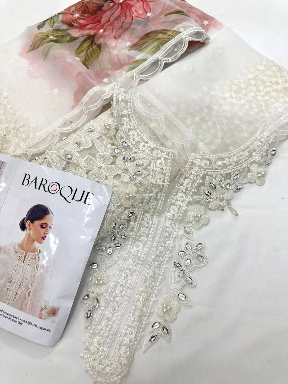 BAROQUE SNOW WHITE