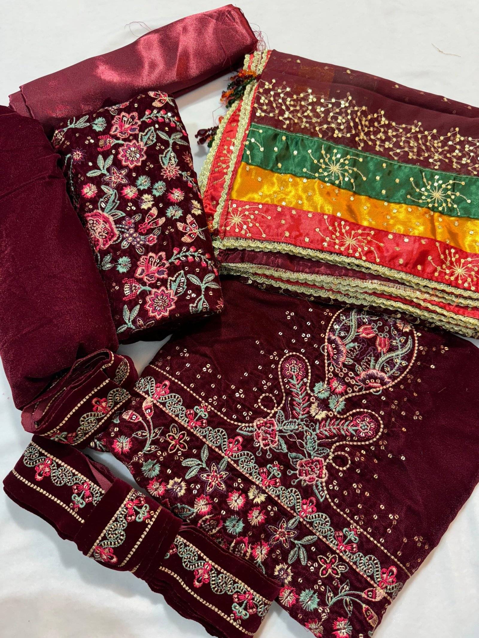 JAZMIN VELVET 23 in MEHROON
