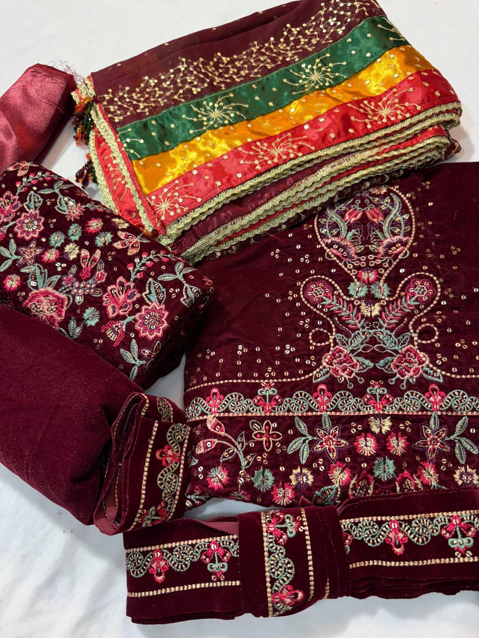 JAZMIN VELVET 23 in MEHROON