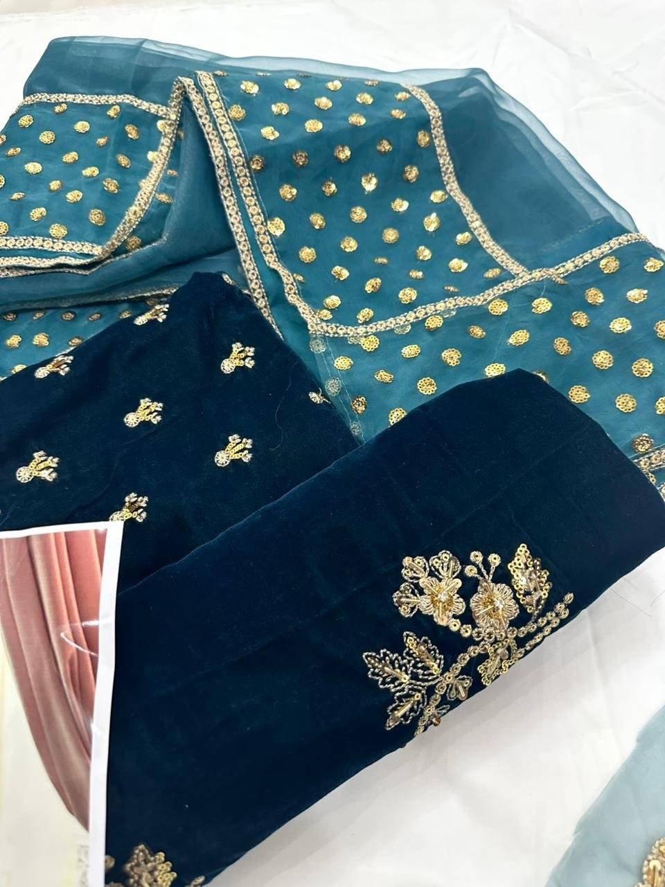 AFROZEH VELVET ZINC