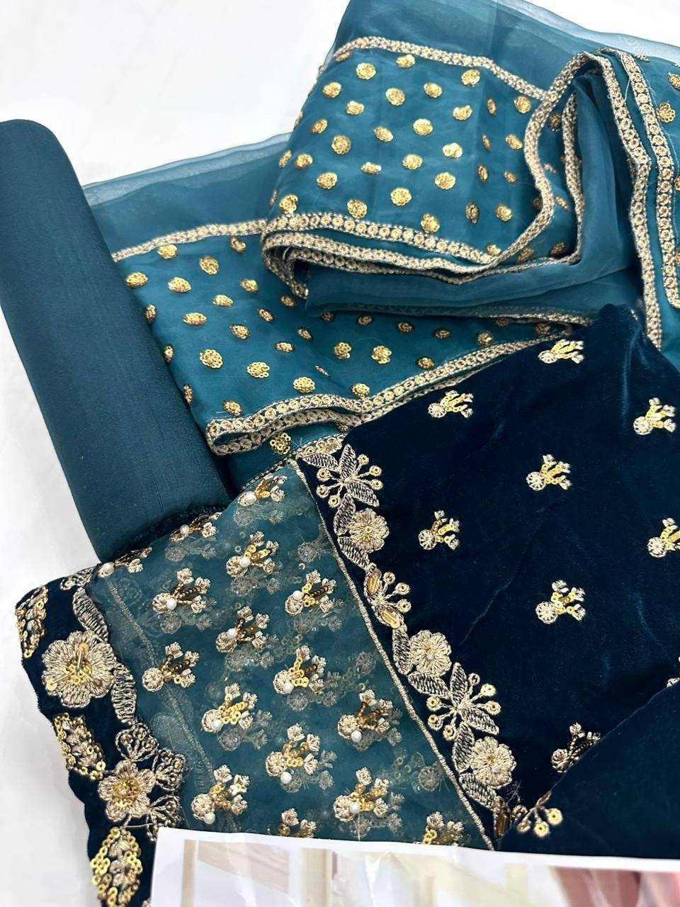 AFROZEH VELVET ZINC