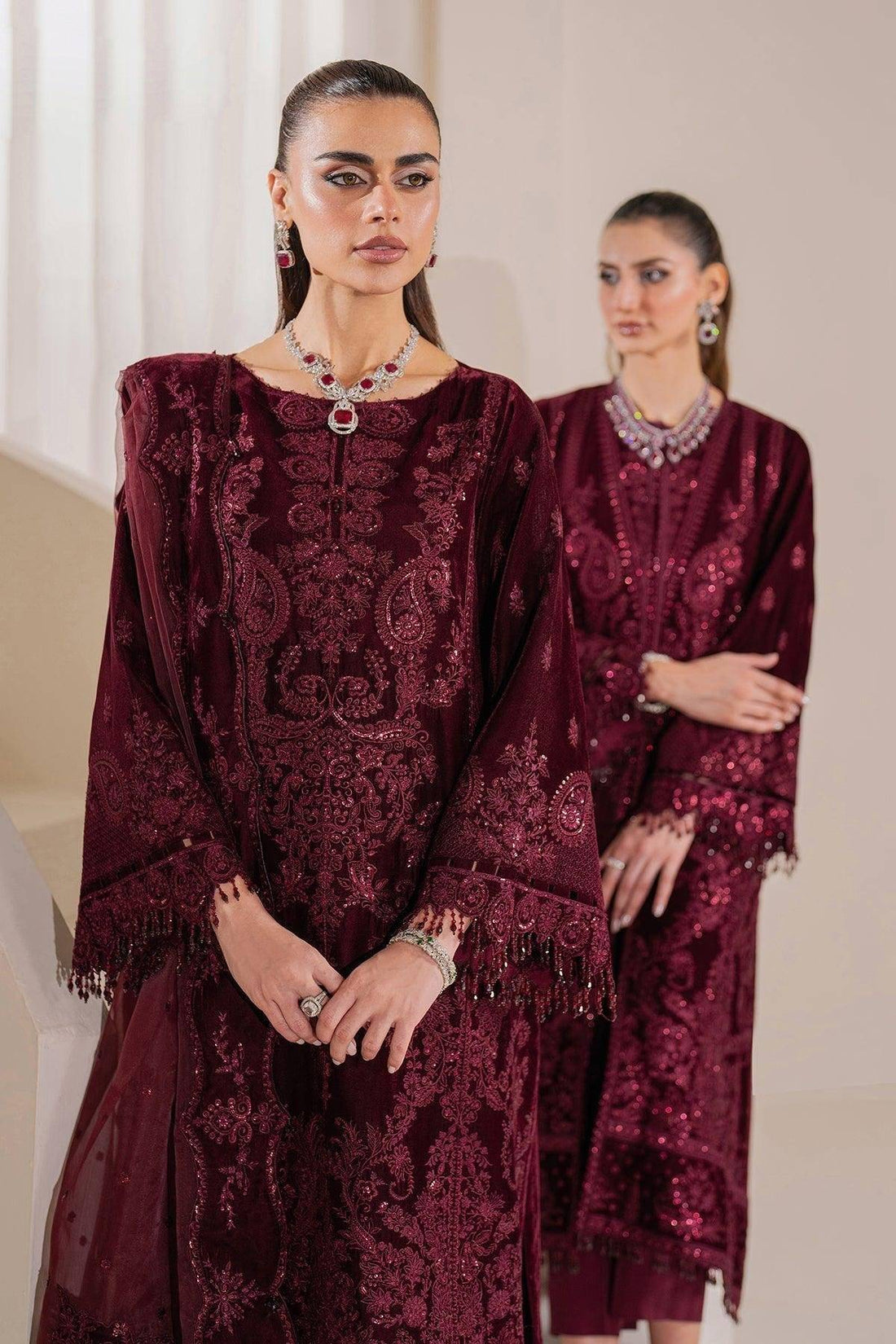 BAROQUE MEHROON VELVET DARK