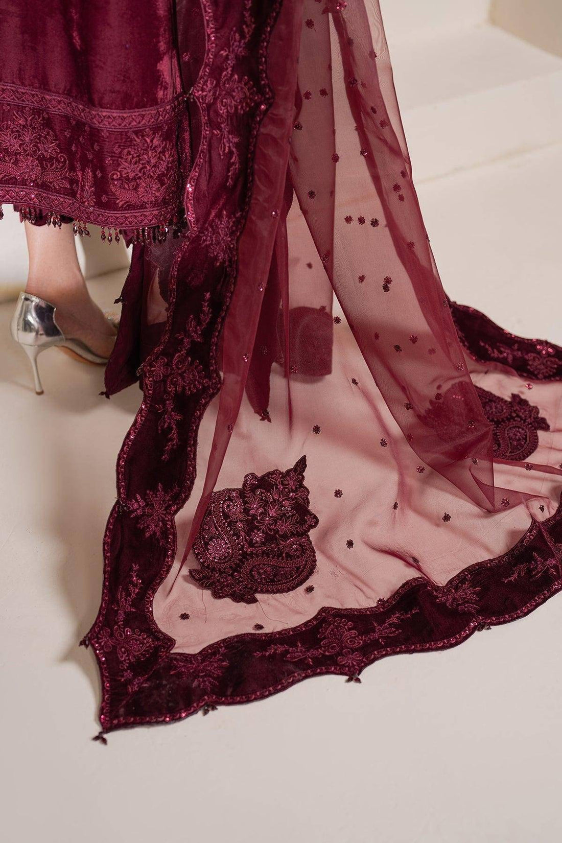 BAROQUE MEHROON VELVET DARK