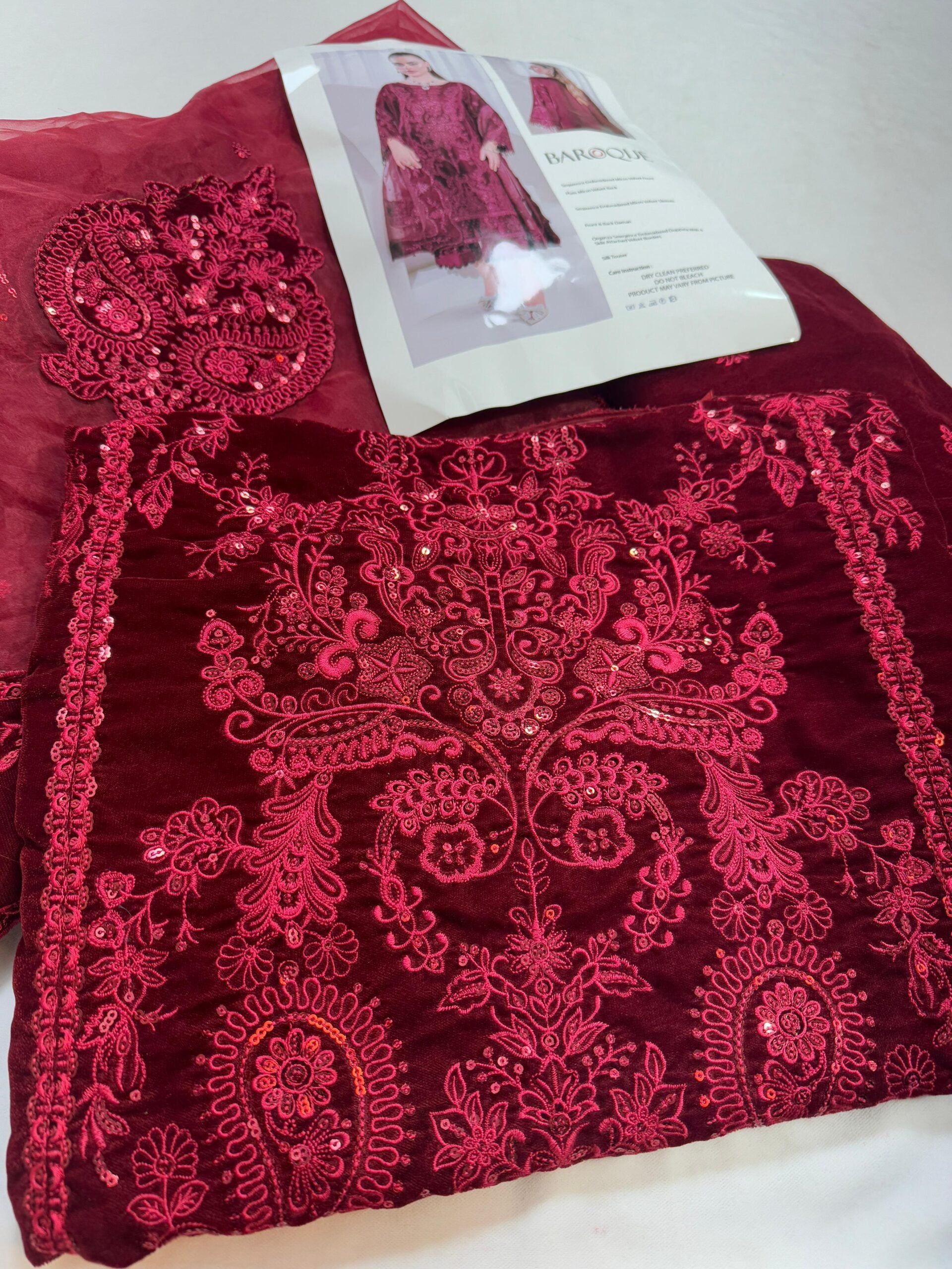 BAROQUE MEHROON VELVET DARK