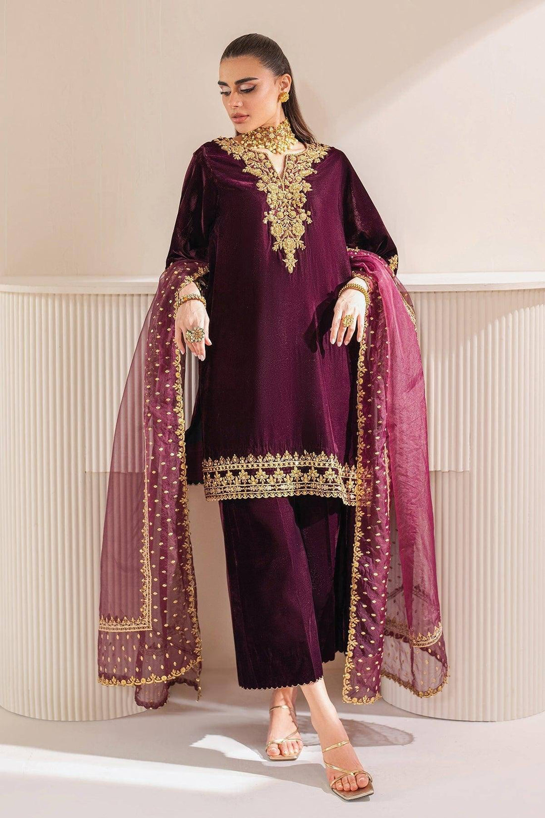 BAROQUE HANDCRAFT VELVET