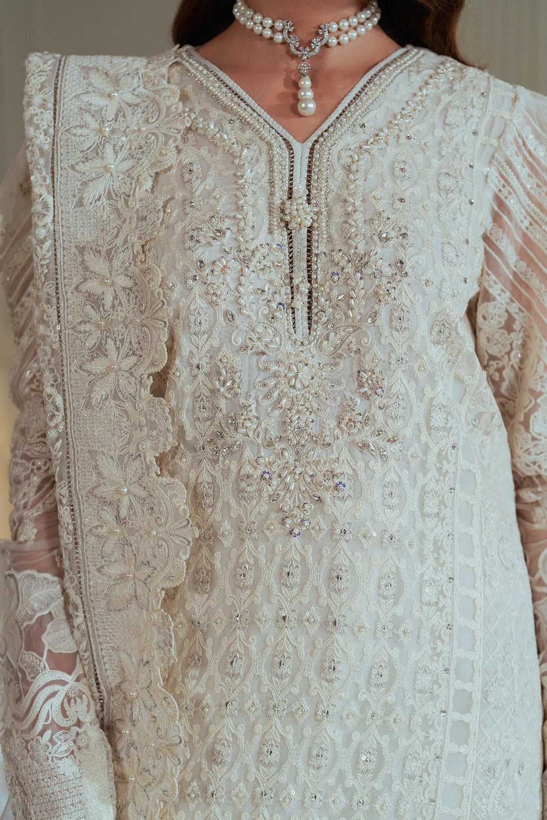 BAROQUE CHANTELLE 25-White