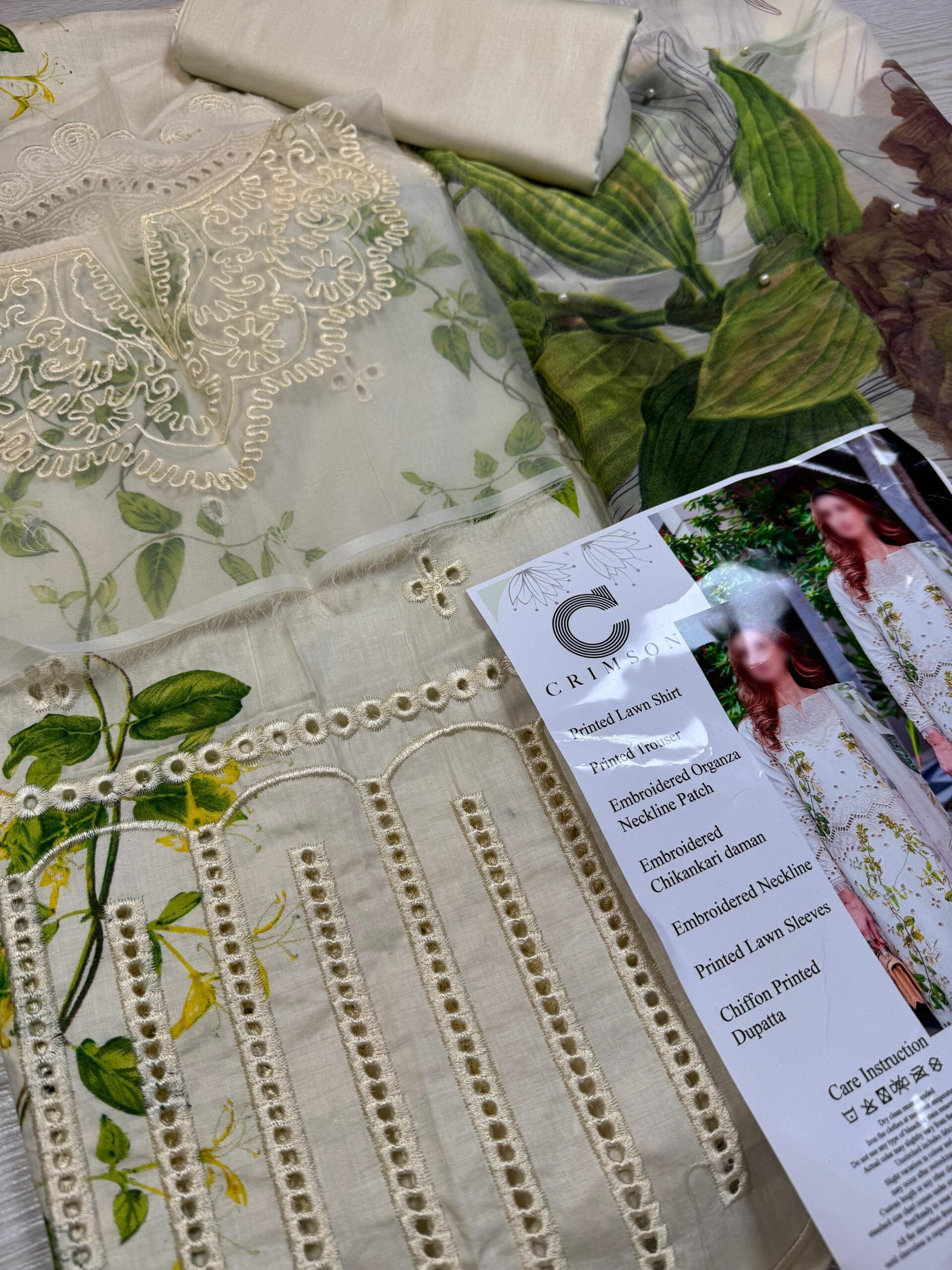 CRIMSON BLanc LAWN 3 Pc