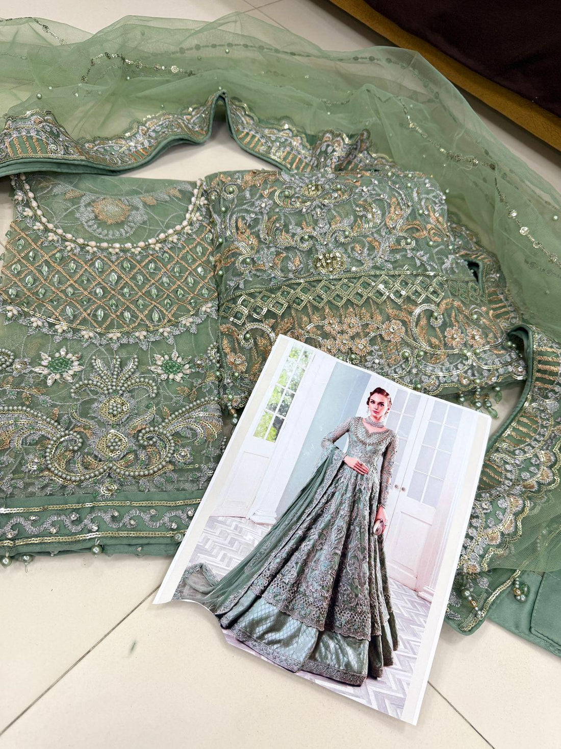CRISTAL CRIMSON NEEM MAXI