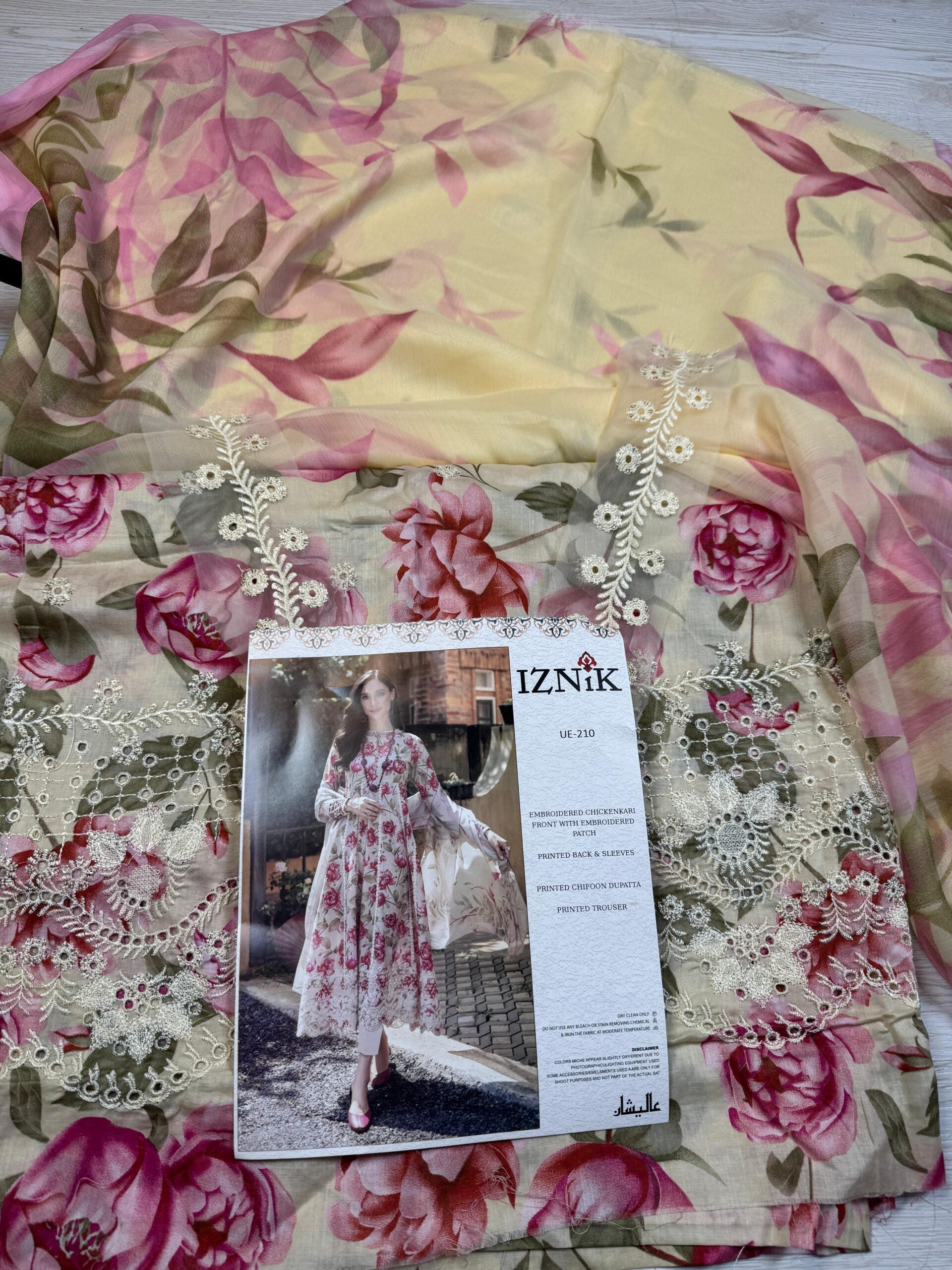 IZNIK CREAM LAWN 01