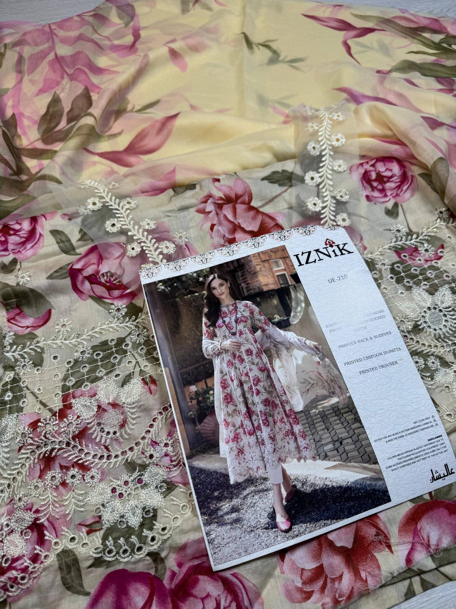 IZNIK CREAM LAWN 01