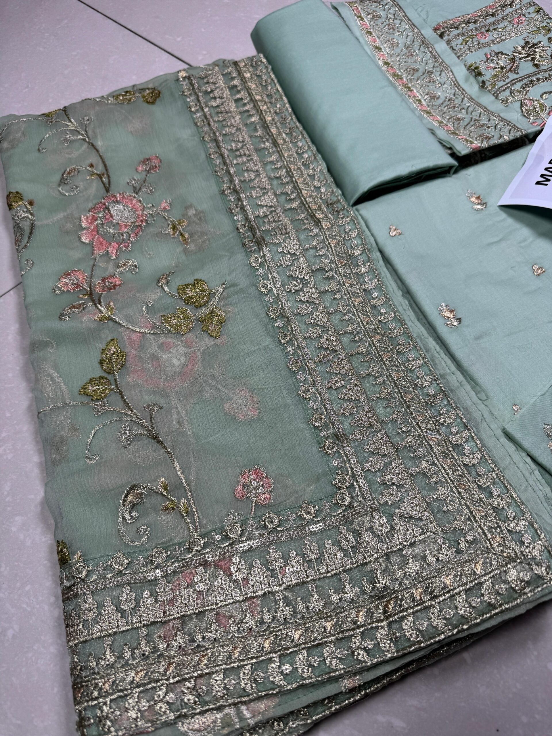 M.B COTTON LAWN PISTA