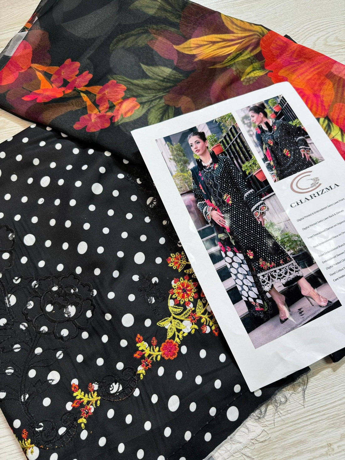 CHARIZMA SWISS LAWN (Polka Dots)