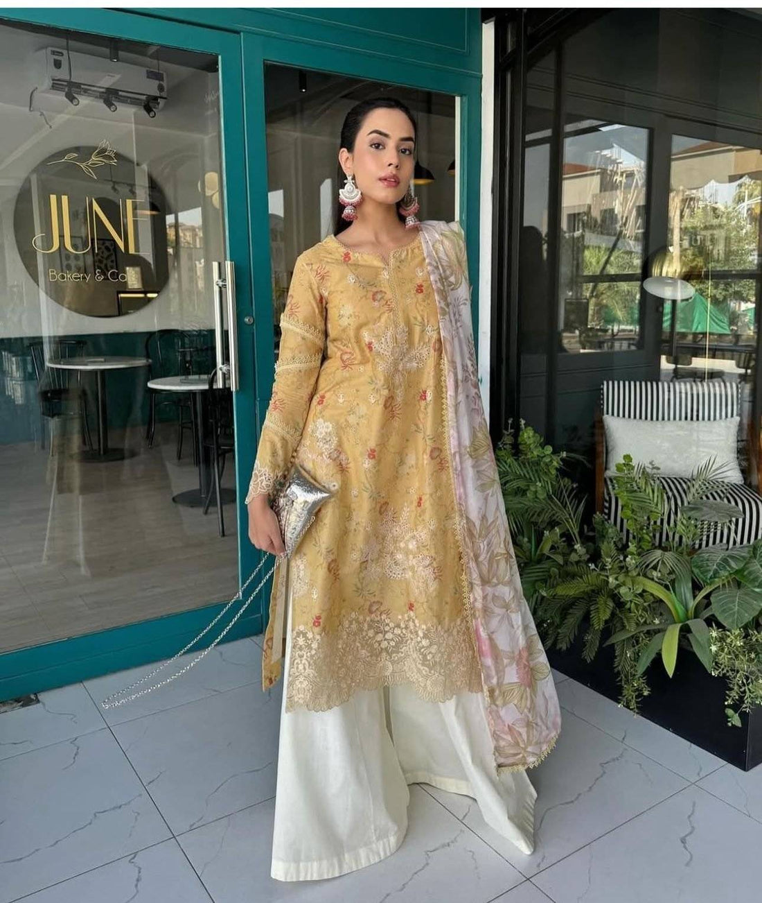 IZNIK LAWN Chilenkari lemon