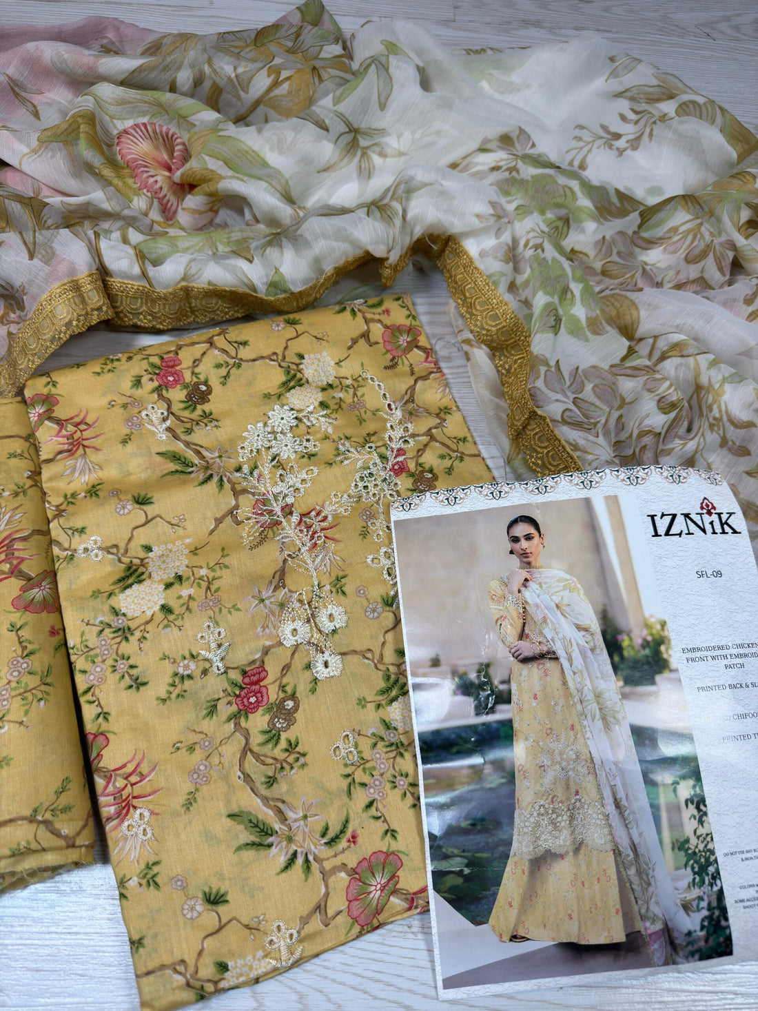 IZNIK LAWN Chilenkari lemon