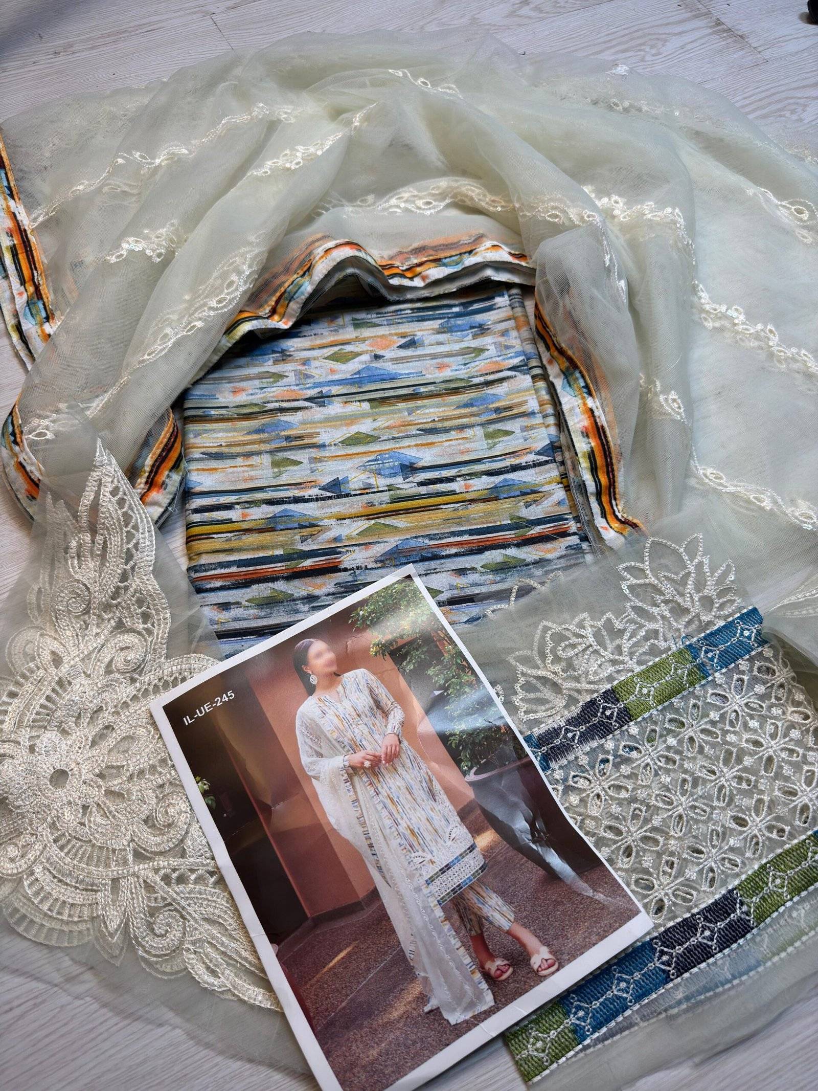 IZNIK LAWN - Ash beige